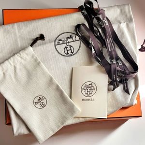 Hermes empty box with material bags